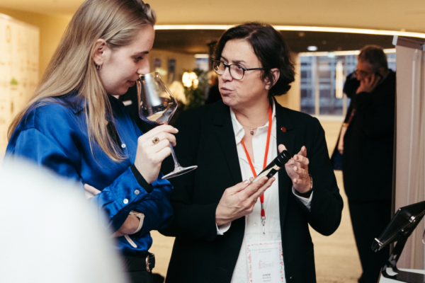 concours du meilleur sommelier œnologue Béatrice Dominé présente la dVine